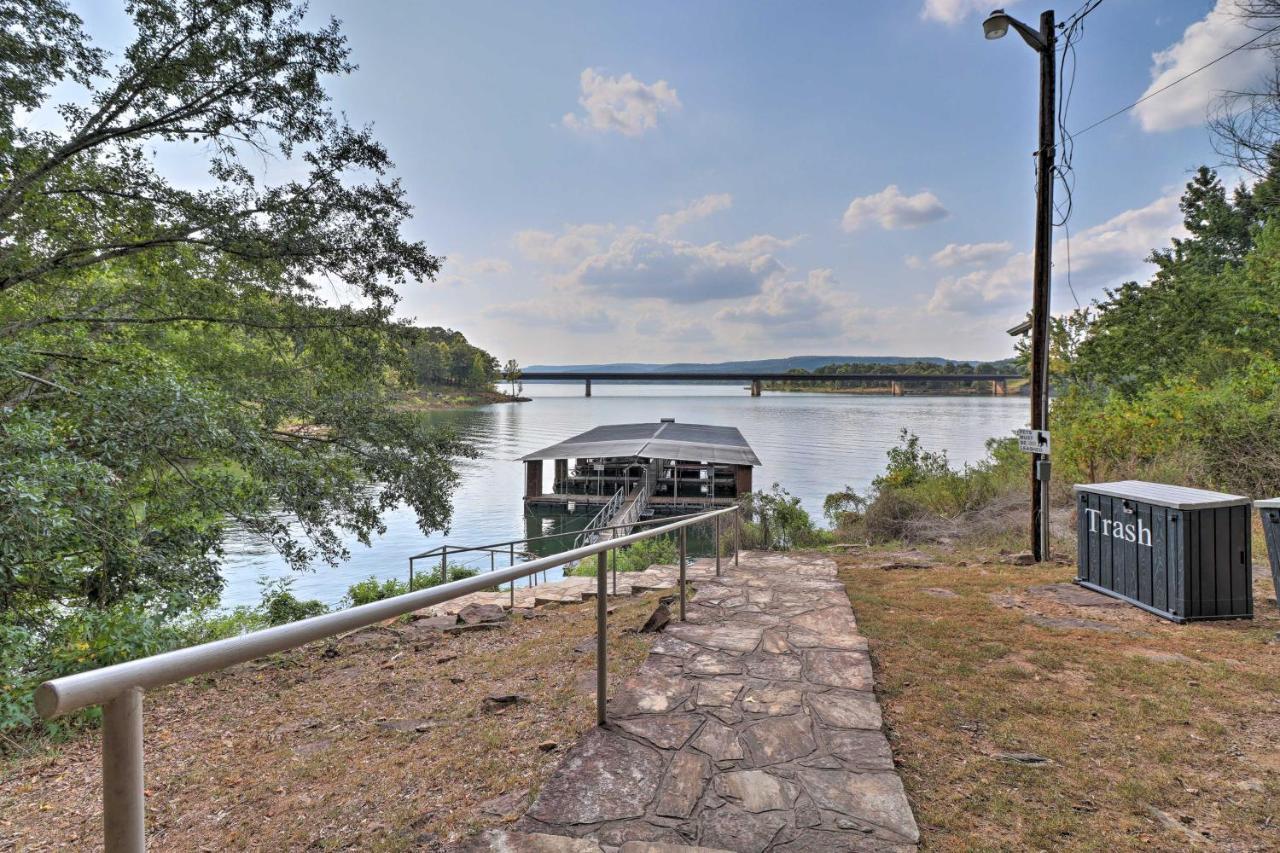 Lakefront Greers Ferry Cabin With Covered Boat Slip! Fairfield Bay المظهر الخارجي الصورة